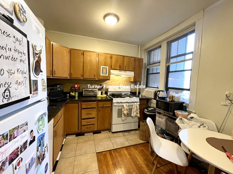 56 Queensberry St, Unit 8 in Boston, MA - Building Photo