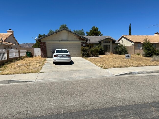 37409 Whitehall Ln in Palmdale, CA - Building Photo - Building Photo