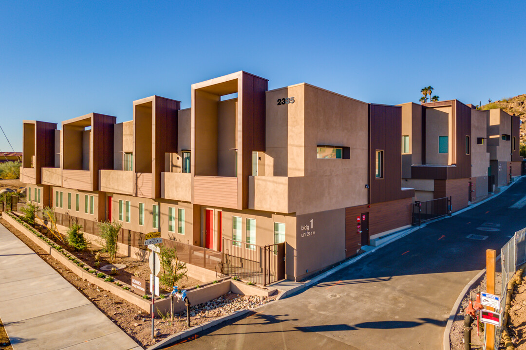 Monarch Luxury Townhomes in Phoenix, AZ - Building Photo