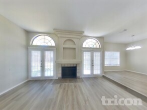 8028 Copper Trail Dr in San Antonio, TX - Building Photo - Building Photo