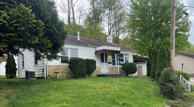 134 N 6th Ave in Paden City, WV - Building Photo