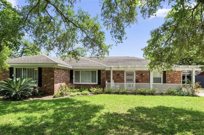 property at 206 Village Dr