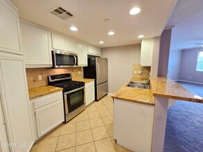 259 Riverdale Ct in Camarillo, CA - Foto de edificio - Building Photo
