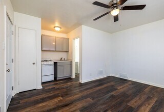 Coronado 2 in Topeka, KS - Building Photo - Interior Photo