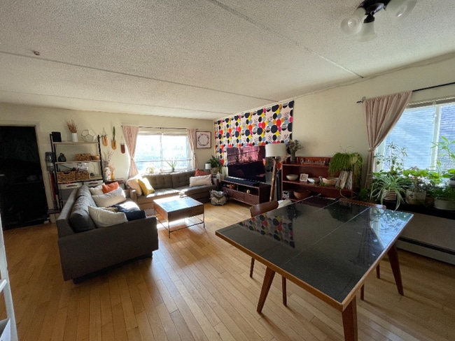 122 Sycamore St, Unit 2 in Somerville, MA - Foto de edificio - Building Photo