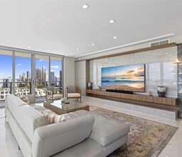 300 Sunny Isles Blvd, Unit 4-2207 in Sunny Isles Beach, FL - Building Photo - Building Photo