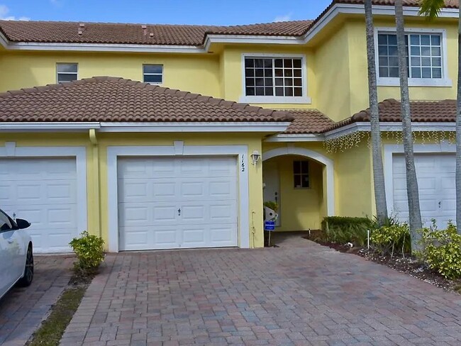 1162 Imperial Lake Rd in West Palm Beach, FL - Building Photo - Building Photo