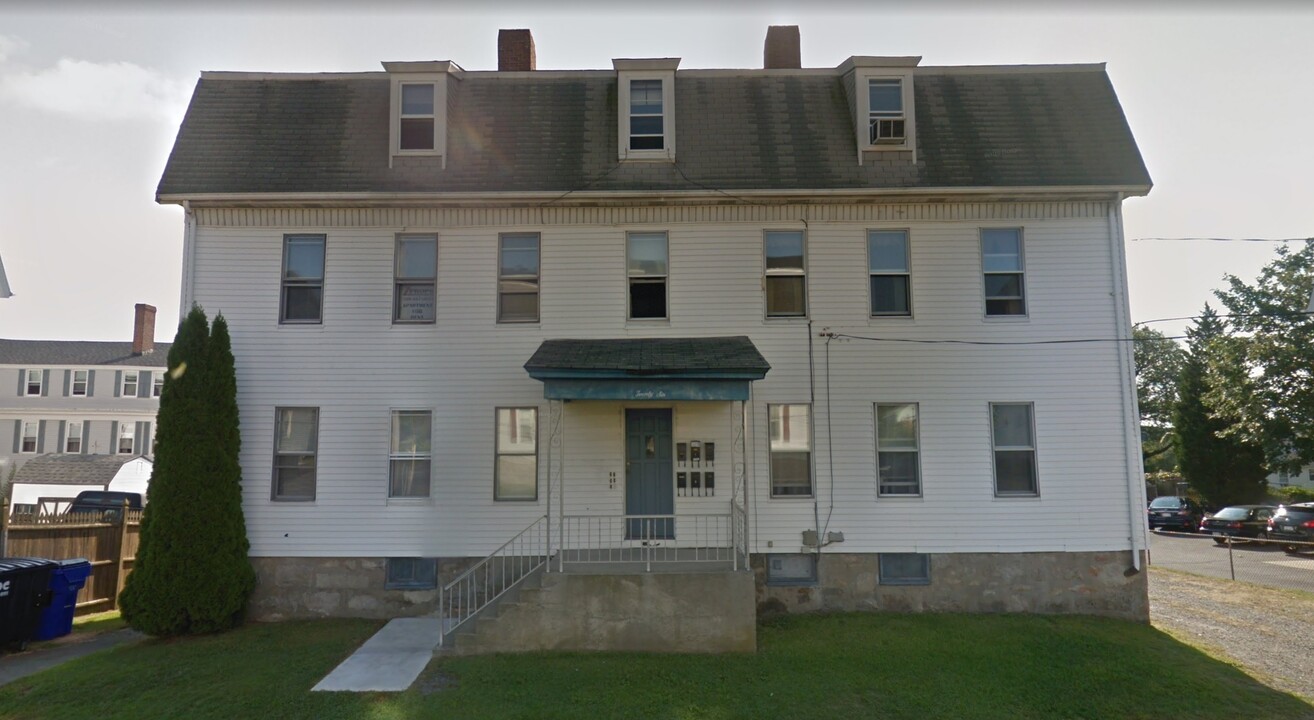 26 Clement St in Fall River, MA - Foto de edificio