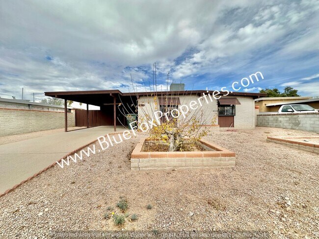 1711 E Calle Salamanca in Tucson, AZ - Building Photo - Building Photo