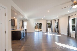 10036 Paper Birch Dr in Charlotte, NC - Building Photo - Building Photo