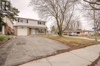 358 Lawson Rd in Toronto, ON - Building Photo - Building Photo