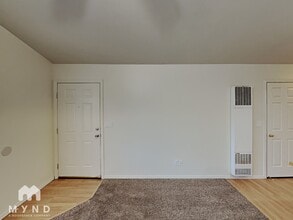 476 W Plumb Ln in Reno, NV - Building Photo - Building Photo