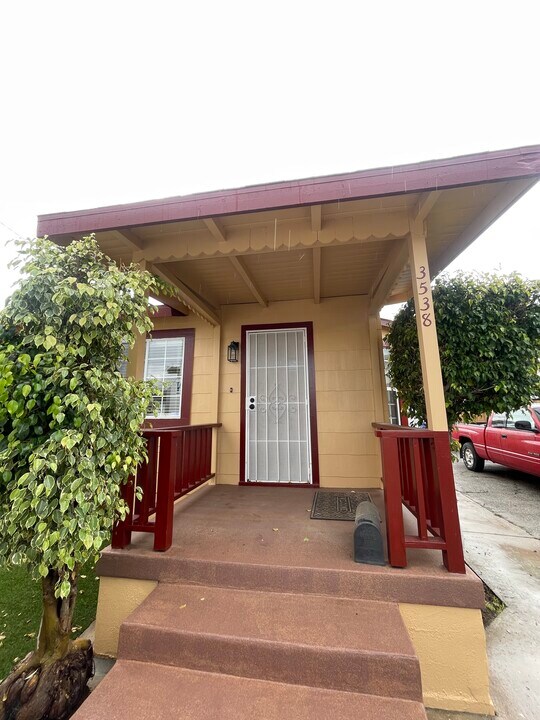 3538 W 118th Pl in Inglewood, CA - Foto de edificio