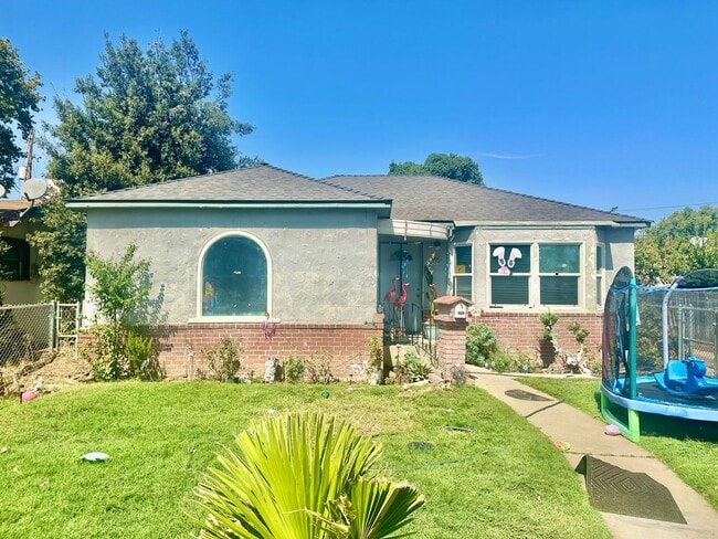 property at 4509 E Illinois Ave