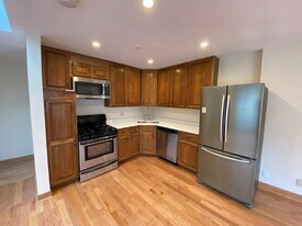 1205 N Harlem Ave, Unit 10 in Oak Park, IL - Building Photo