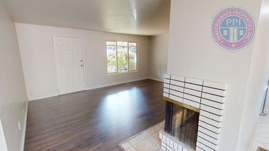 6354 SW Hiawatha Ct in Lake Oswego, OR - Building Photo - Building Photo
