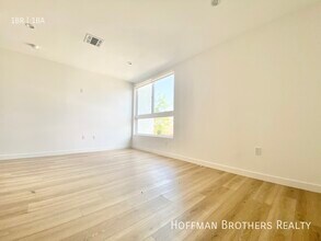 233 Rosemont Ave, Unit 2 in Los Angeles, CA - Building Photo - Building Photo