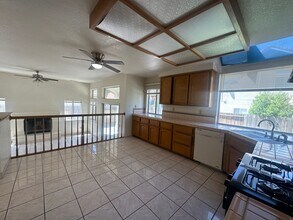 325 Melbourne Dr in Modesto, CA - Building Photo - Building Photo