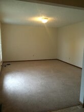 103 Joseph Ct in Radcliff, KY - Building Photo - Building Photo