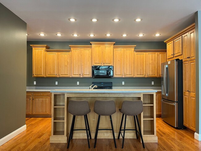 property at 25 Middle Grn