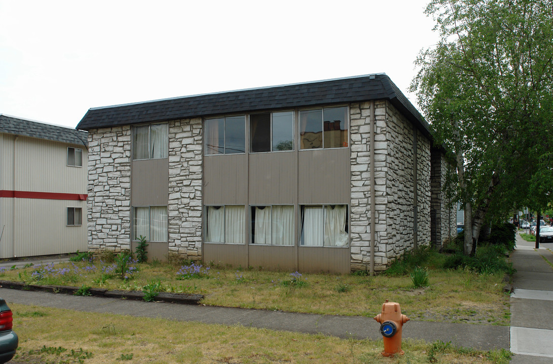 1671-1677 NW Jackson Ave in Corvallis, OR - Building Photo