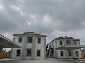 1604 1st St, Unit 1 in Edinburg, TX - Building Photo