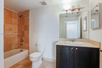 4100 Salzedo St, Unit 610 in Coral Gables, FL - Building Photo - Building Photo