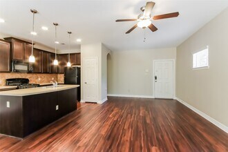 2046 Lost Pine Ct in Conroe, TX - Building Photo - Building Photo