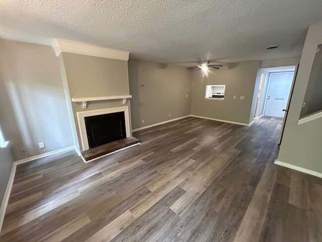 240 Jamil Rd in Columbia, SC - Building Photo - Building Photo