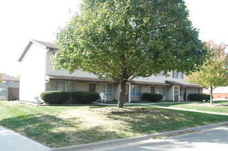 707 Golfcrest Rd S in Normal, IL - Building Photo - Building Photo