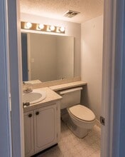 410 NW 68th Ave in Plantation, FL - Building Photo - Building Photo