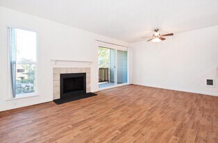 12375 Mt Jefferson Terrace, Unit 11C in Lake Oswego, OR - Building Photo