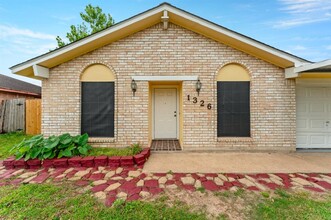 1326 Kappa St in Pasadena, TX - Building Photo - Building Photo