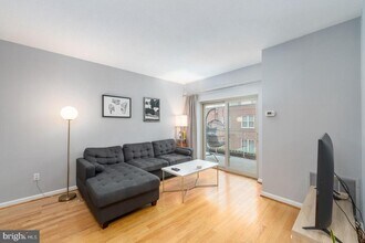 960 Fell St in Baltimore, MD - Building Photo - Building Photo