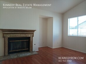 37551 Deville St in Palmdale, CA - Building Photo - Building Photo