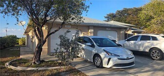 1019 SE 12th Terrace in Cape Coral, FL - Building Photo