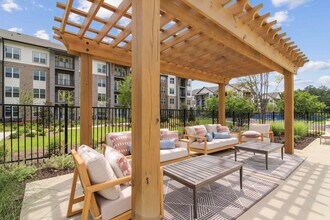 RENDER Turner Lake by Crescent Communities in Covington, GA - Foto de edificio - Building Photo
