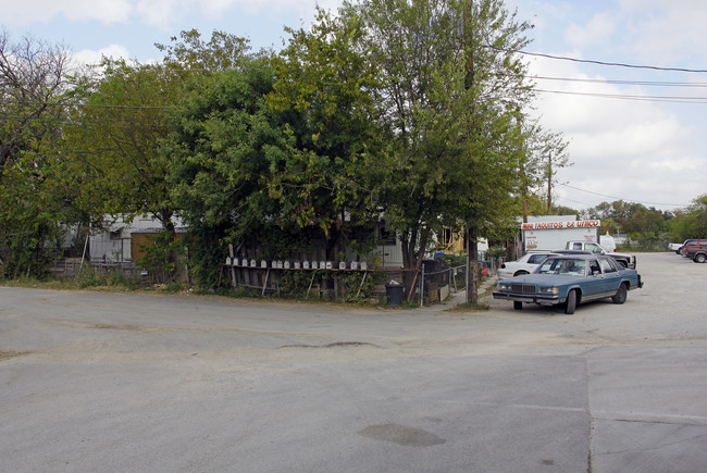 Military Hwy Mobile Home Park in San Antonio, TX - Building Photo - Building Photo