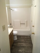 1835 Conifer Way in Redding, CA - Building Photo - Building Photo