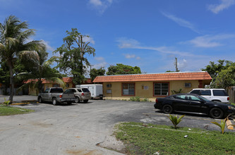 1313-1317 NE 5th Ave in Fort Lauderdale, FL - Building Photo - Building Photo