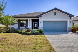 5129 Marina Basin Ct in Bradenton, FL - Building Photo