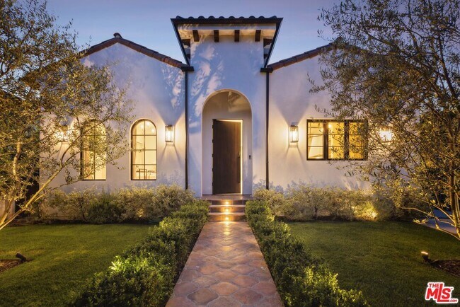 361 Laurel Ave in Los Angeles, CA - Building Photo - Building Photo