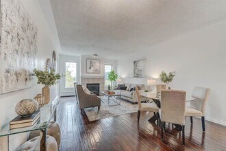 2419 Erlton St SW in Calgary, AB - Building Photo - Building Photo