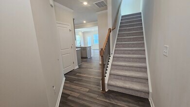 2200 Cape May Ln in Durham, NC - Foto de edificio - Building Photo