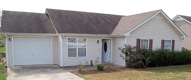 402 Faulkner Dr in Clarksville, TN - Building Photo - Building Photo