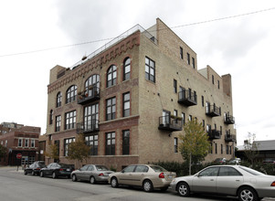 Hubbard Street Lofts in Chicago, IL - Foto de edificio - Building Photo