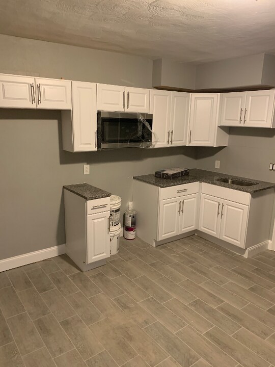 11 Roosevelt St in North Providence, RI - Building Photo