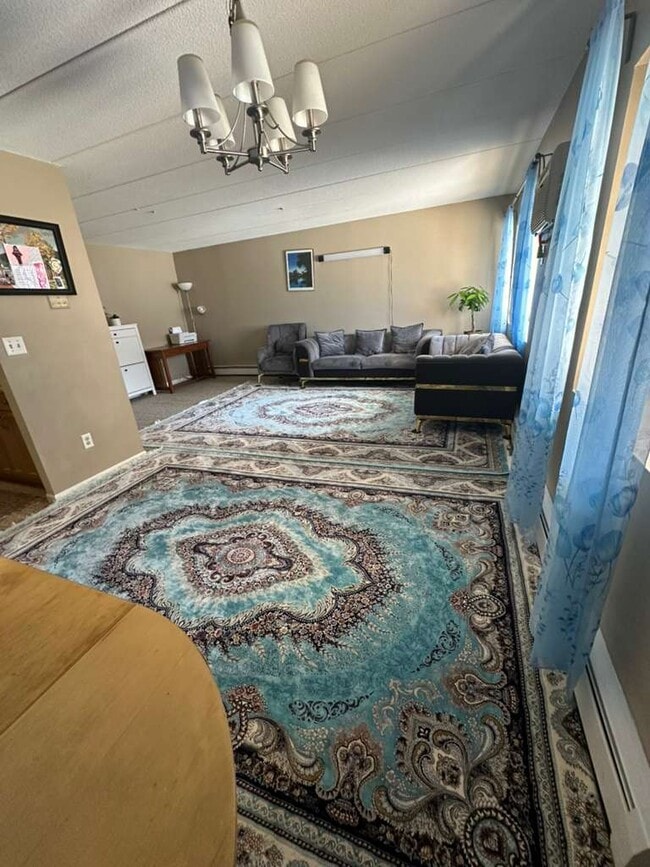 157 Franklin St, Unit A11 in Stoneham, MA - Foto de edificio - Building Photo