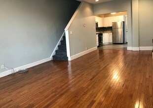 4655 Smick St in Philadelphia, PA - Building Photo - Building Photo