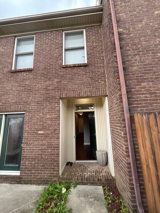 317 Bainbridge Dr in Lexington, KY - Building Photo